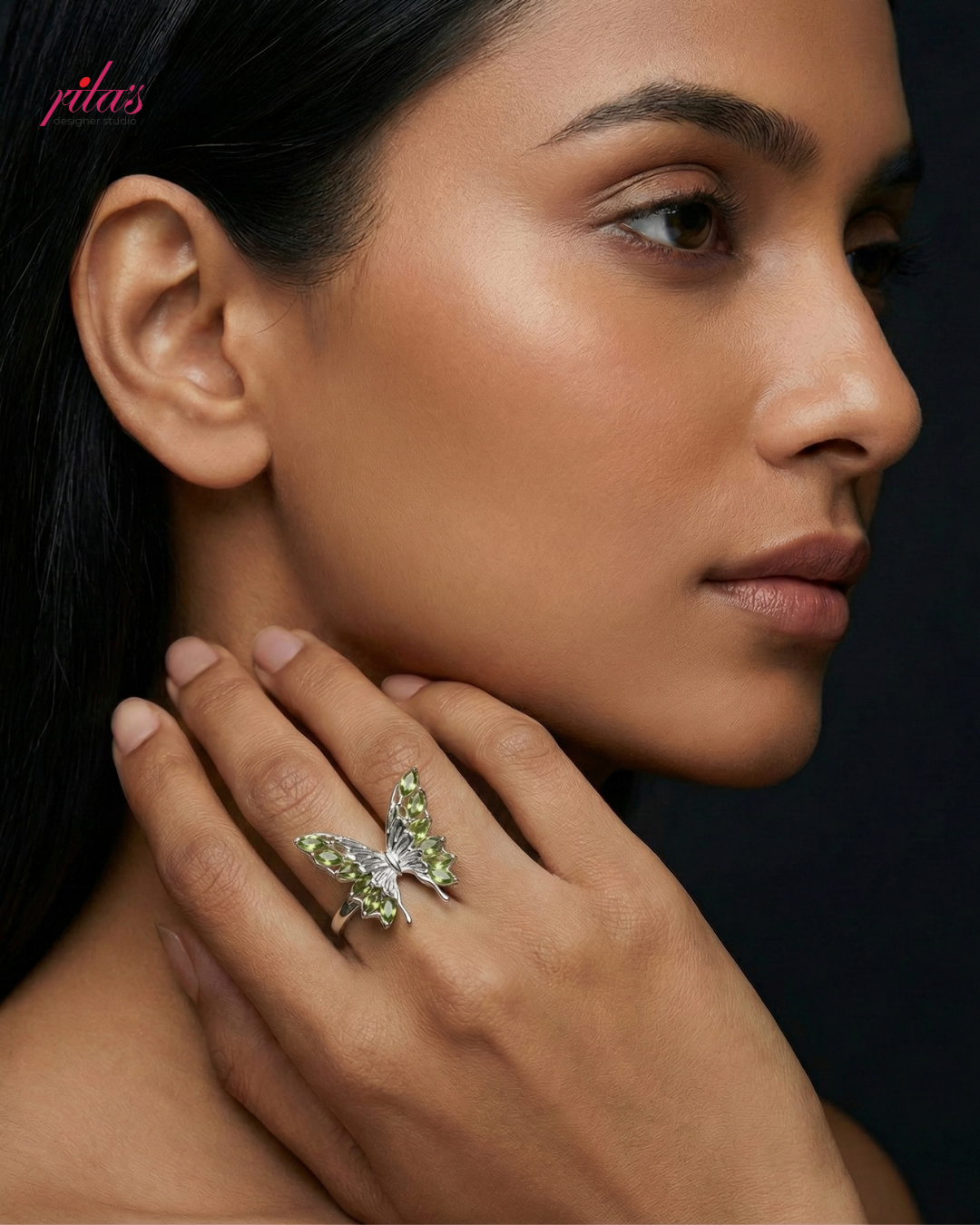 Elegant Green Crystal Leaf Luxury Ring