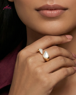Minimal Pearl Accent Gold Luxury Ring