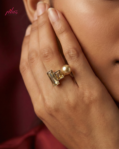 Classic Gold Charm Luxury Ring